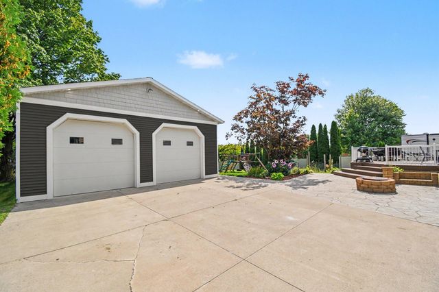 34 S Main Street Nw, Casnovia Twp, MI 49318
