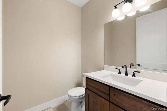 50386 Mistwood Drive, Macomb, MI 48042