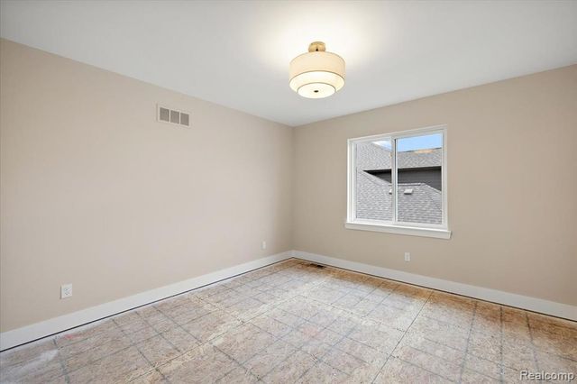 50386 Mistwood Drive, Macomb, MI 48042