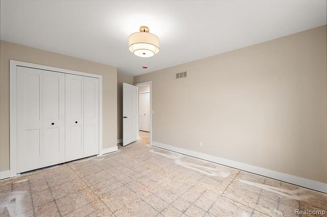 50386 Mistwood Drive, Macomb, MI 48042