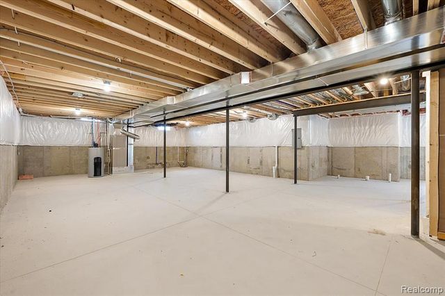 50386 Mistwood Drive, Macomb, MI 48042