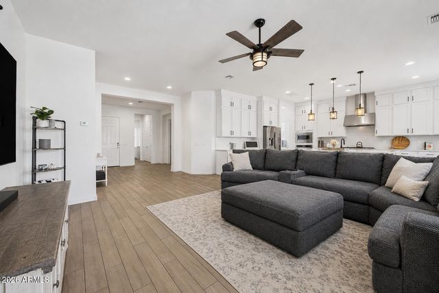40641 N BARRED Place, San Tan Valley, AZ 85140