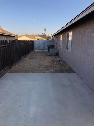 9873 Ferrel Ct, Delhi, CA 95315
