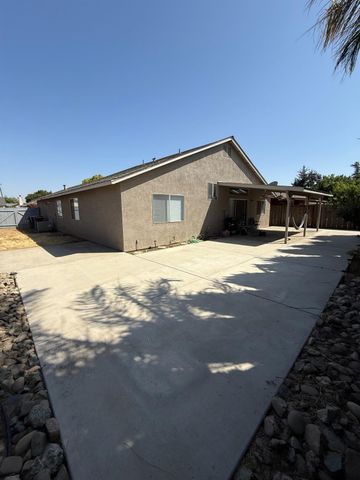 9873 Ferrel Ct, Delhi, CA 95315