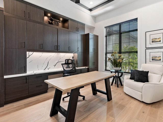 7958 OUTBOARD DRIVE, Sarasota, FL 34240