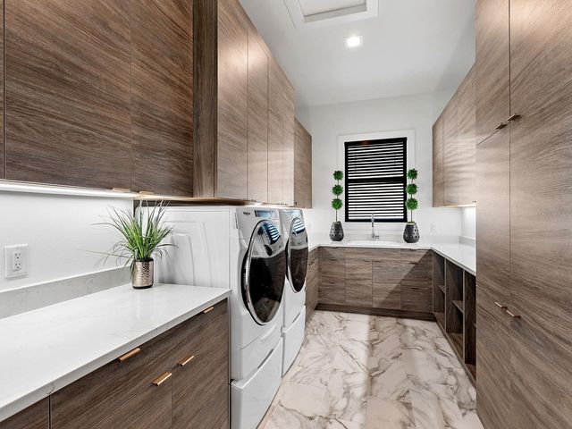 7958 OUTBOARD DRIVE, Sarasota, FL 34240