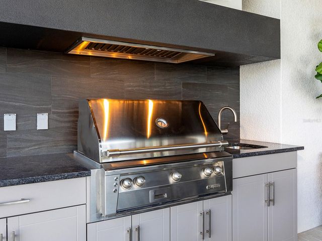 7958 OUTBOARD DRIVE, Sarasota, FL 34240