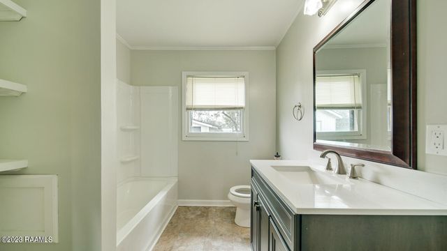 216 E Milton Avenue, Lafayette, LA 70508