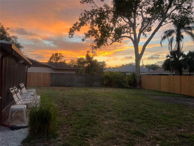 2425 DOUD STREET, Sarasota, FL 34231