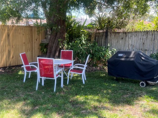 2425 DOUD STREET, Sarasota, FL 34231