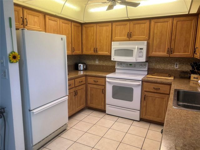 2425 DOUD STREET, Sarasota, FL 34231