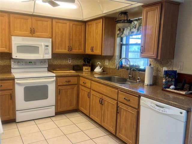 2425 DOUD STREET, Sarasota, FL 34231
