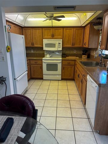 2425 DOUD STREET, Sarasota, FL 34231