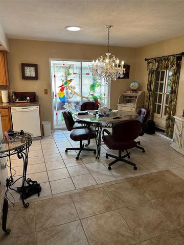 2425 DOUD STREET, Sarasota, FL 34231
