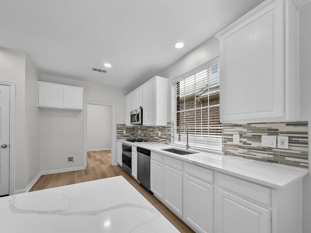 8207 Carter Street, Lantana, TX 76226