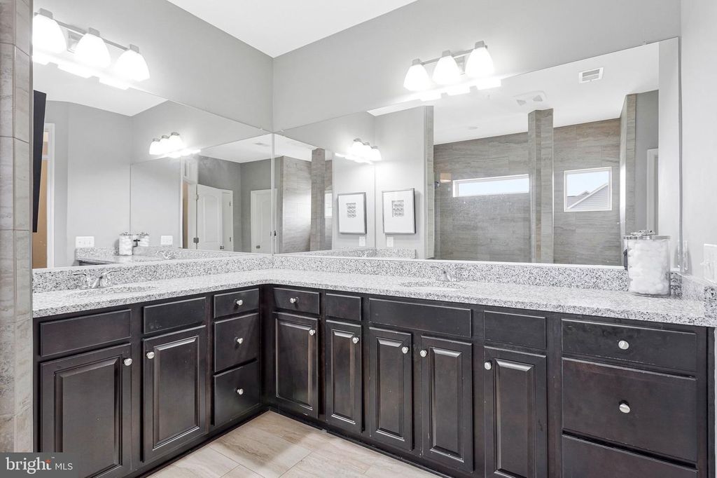 Image 27 of property listing at 2079 BAGPIPE LN, Waldorf, MD 20601