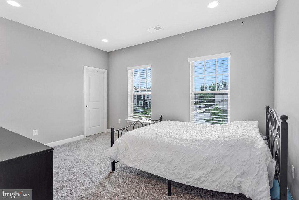 Image 35 of property listing at 2079 BAGPIPE LN, Waldorf, MD 20601