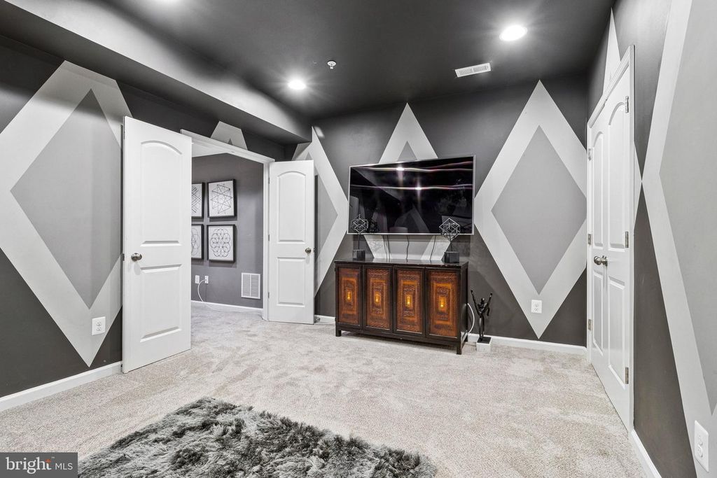 Image 38 of property listing at 2079 BAGPIPE LN, Waldorf, MD 20601
