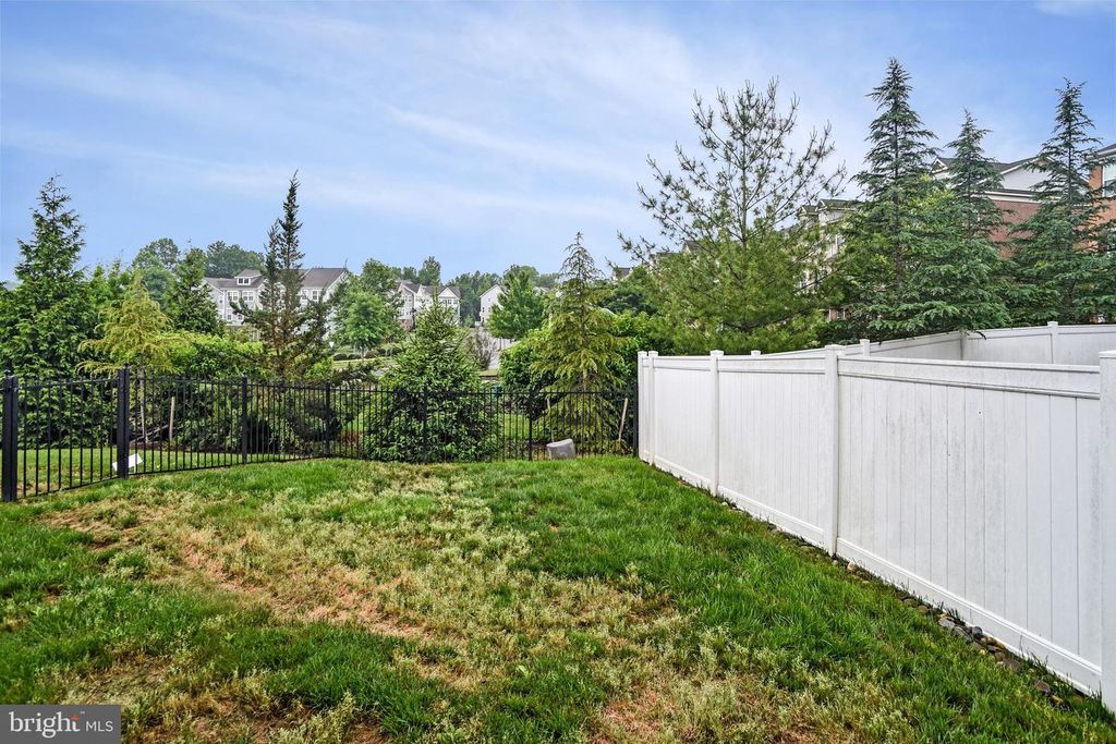 Image 49 of property listing at 2079 BAGPIPE LN, Waldorf, MD 20601