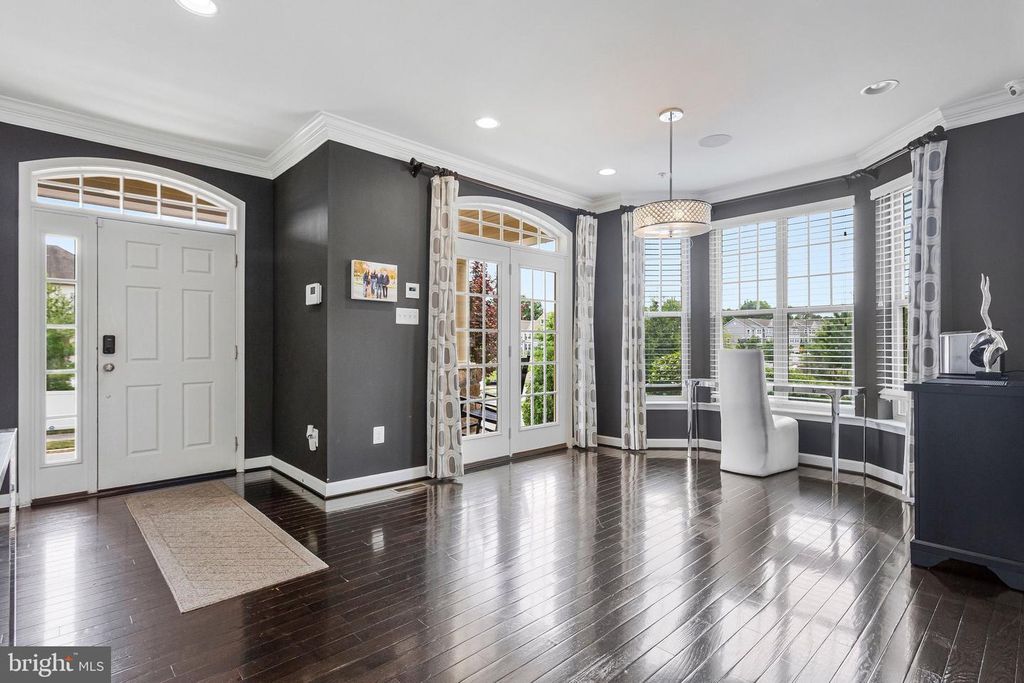 Image 6 of property listing at 2079 BAGPIPE LN, Waldorf, MD 20601