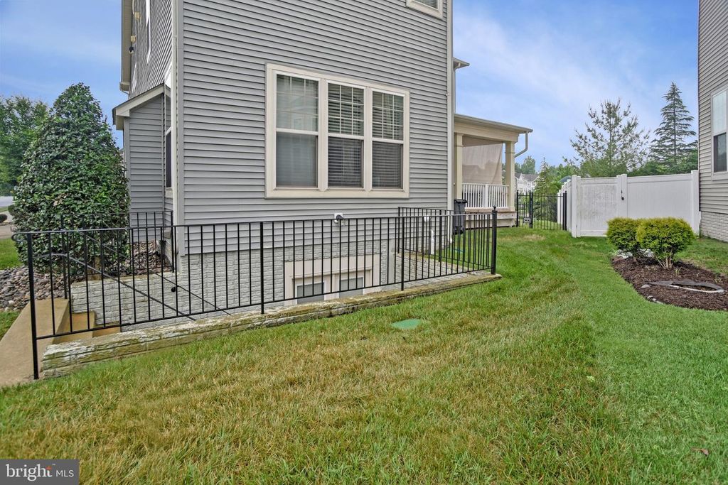 Image 50 of property listing at 2079 BAGPIPE LN, Waldorf, MD 20601