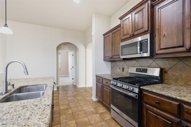 216 Great Circle CV, Austin, TX 78717