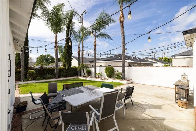 860 N Grand Street, Orange, CA 92867