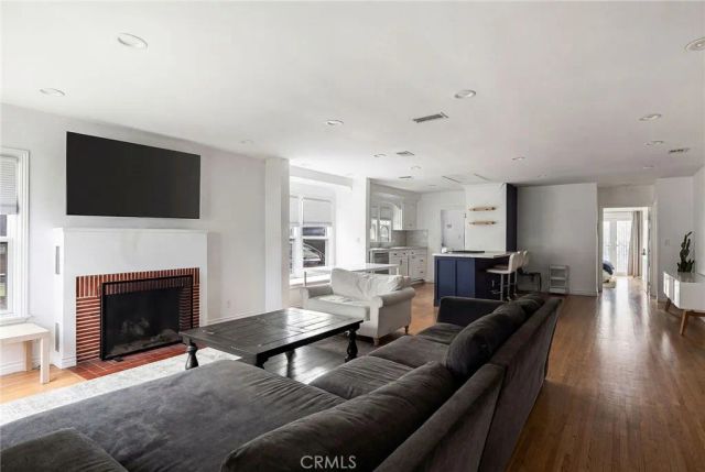 860 N Grand Street, Orange, CA 92867