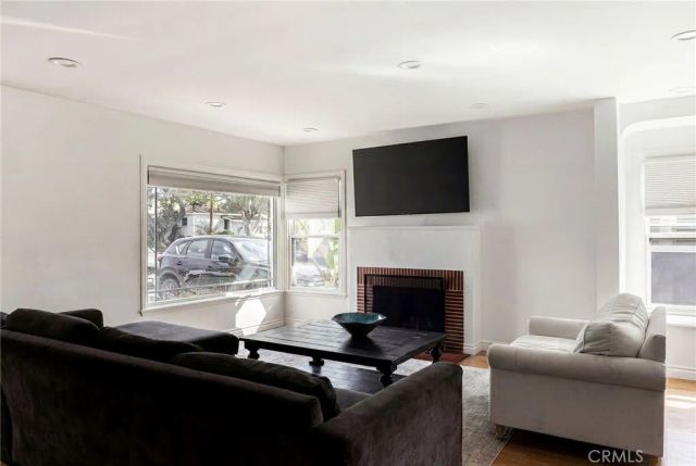 860 N Grand Street, Orange, CA 92867