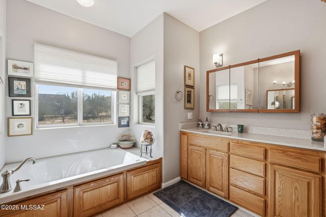 1731 W Placita De La Escalera, Sahuarita, AZ 85629