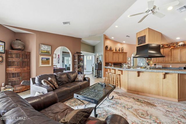 1731 W Placita De La Escalera, Sahuarita, AZ 85629