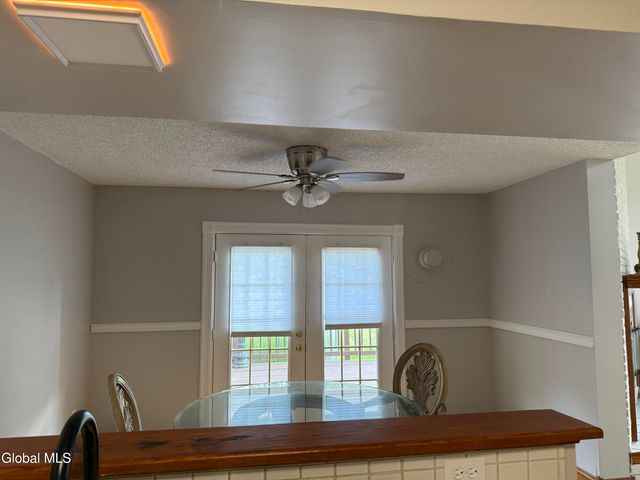 5 Crowsnest Court, Halfmoon, NY 12188