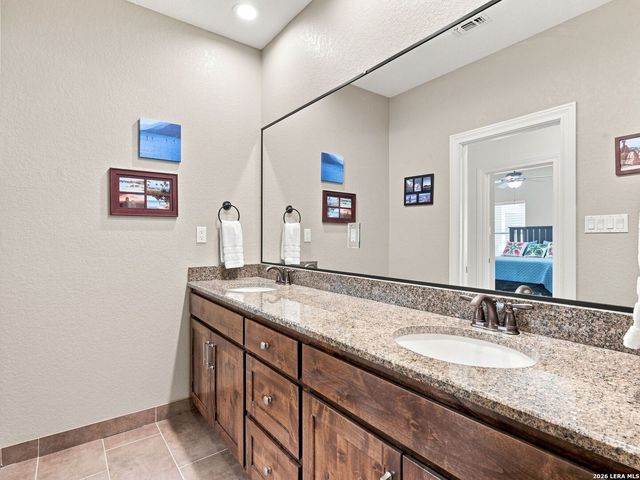 1711 Mountain Springs, Canyon Lake, TX 78133