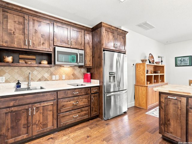 1711 Mountain Springs, Canyon Lake, TX 78133