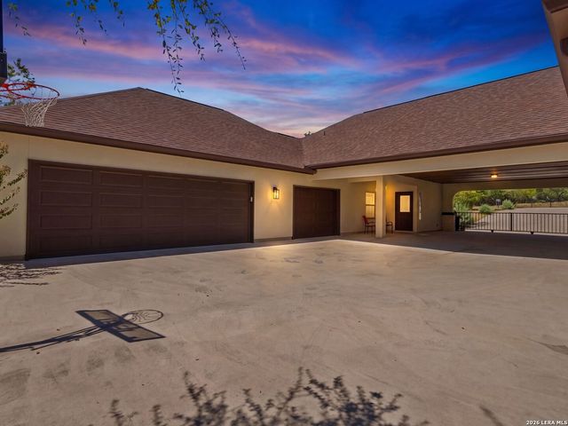 1711 Mountain Springs, Canyon Lake, TX 78133