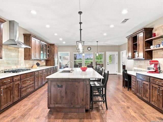 1711 Mountain Springs, Canyon Lake, TX 78133