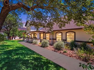 1711 Mountain Springs, Canyon Lake, TX 78133