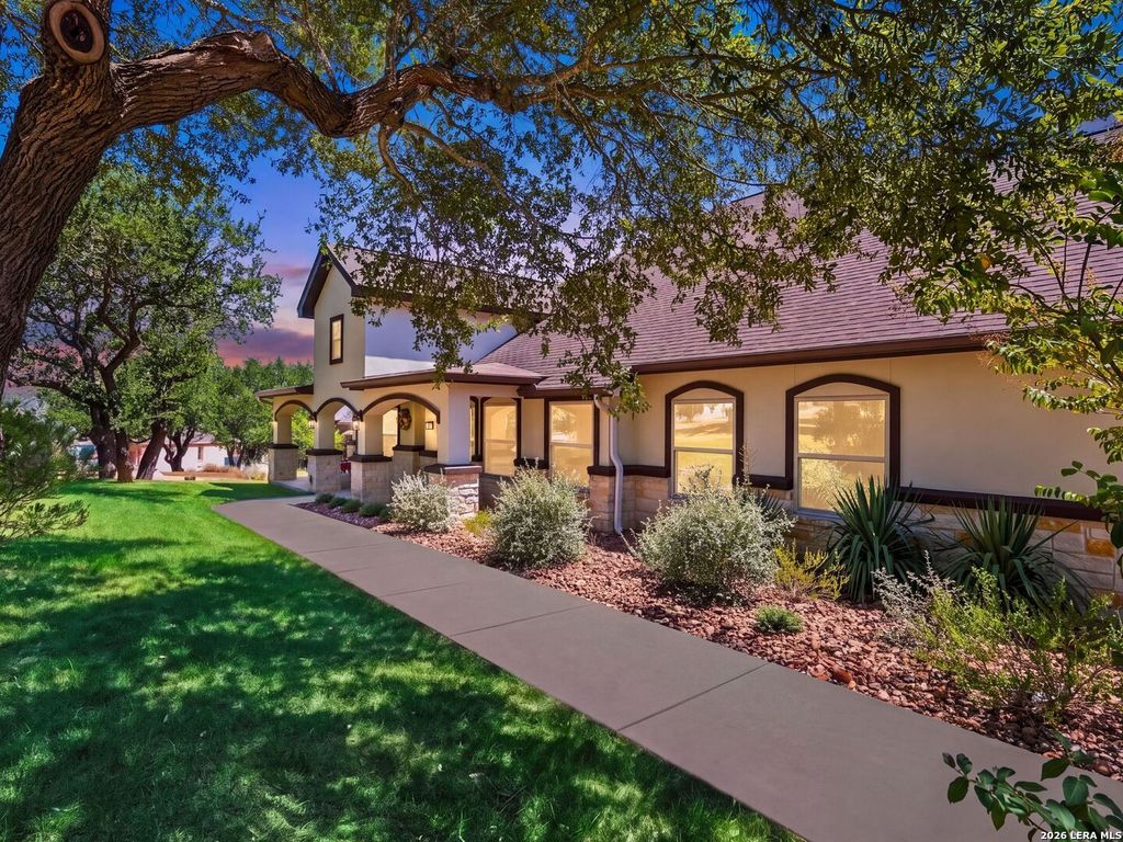 1711 Mountain Springs, Canyon Lake, TX 78133