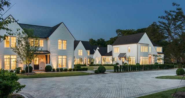 960 Battery Ln, Nashville, TN 37220