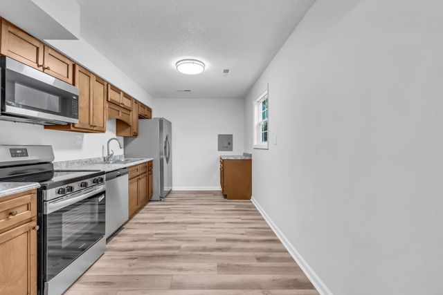 302 Plantation Dr, Clarksville, TN 37042