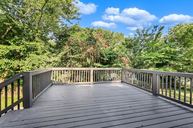 302 Plantation Dr, Clarksville, TN 37042