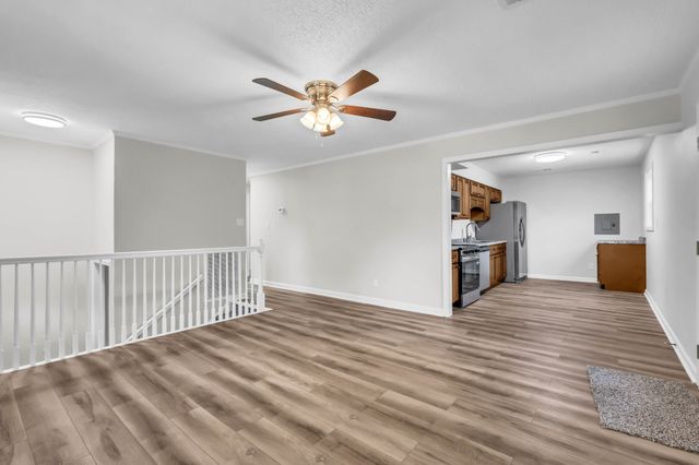 302 Plantation Dr, Clarksville, TN 37042