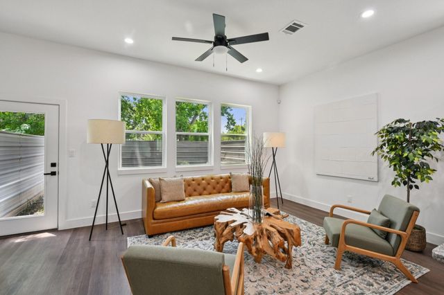 6739 Liverpool Street, Houston, TX 77021