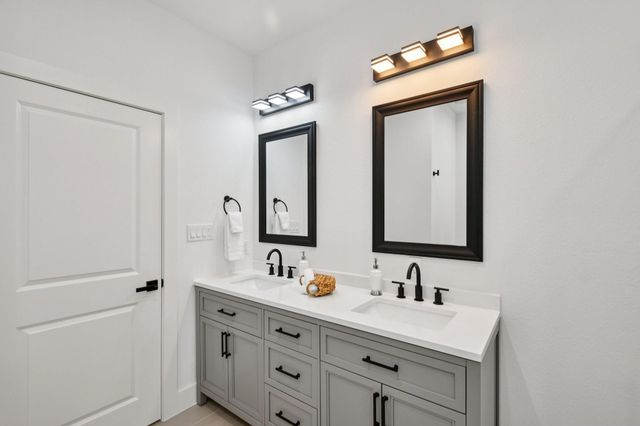 6739 Liverpool Street, Houston, TX 77021