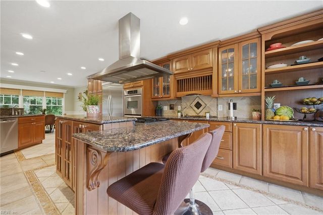 108 Lake Pointe DR, Newport News, VA 23603