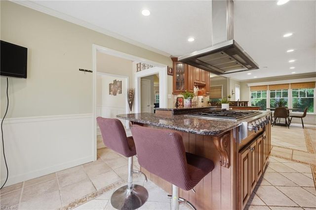 108 Lake Pointe DR, Newport News, VA 23603