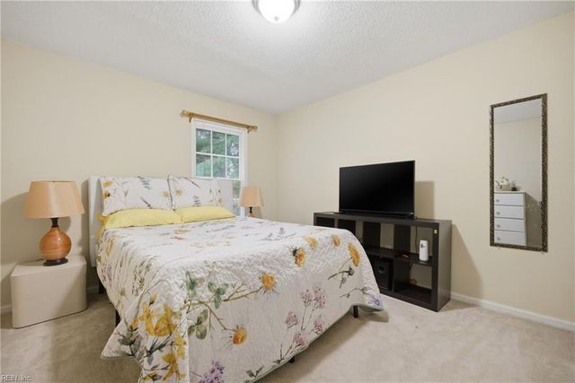 108 Lake Pointe DR, Newport News, VA 23603