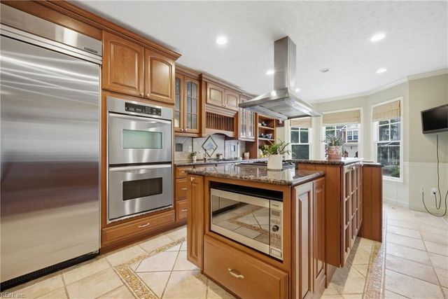 108 Lake Pointe DR, Newport News, VA 23603