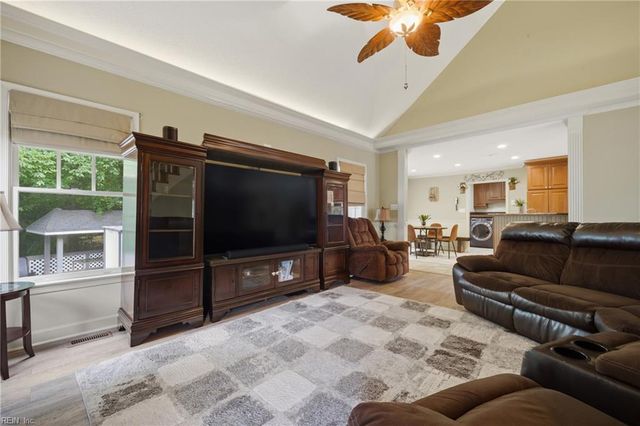 108 Lake Pointe DR, Newport News, VA 23603