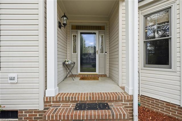 108 Lake Pointe DR, Newport News, VA 23603
